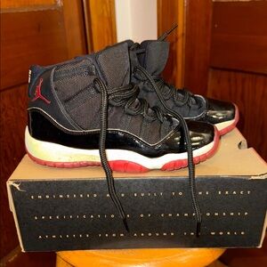 Jordan Bred 11 Sneakers